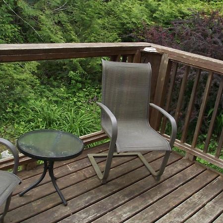 Secret Cove Cottage Suites Halfmoon Bay Exterior foto